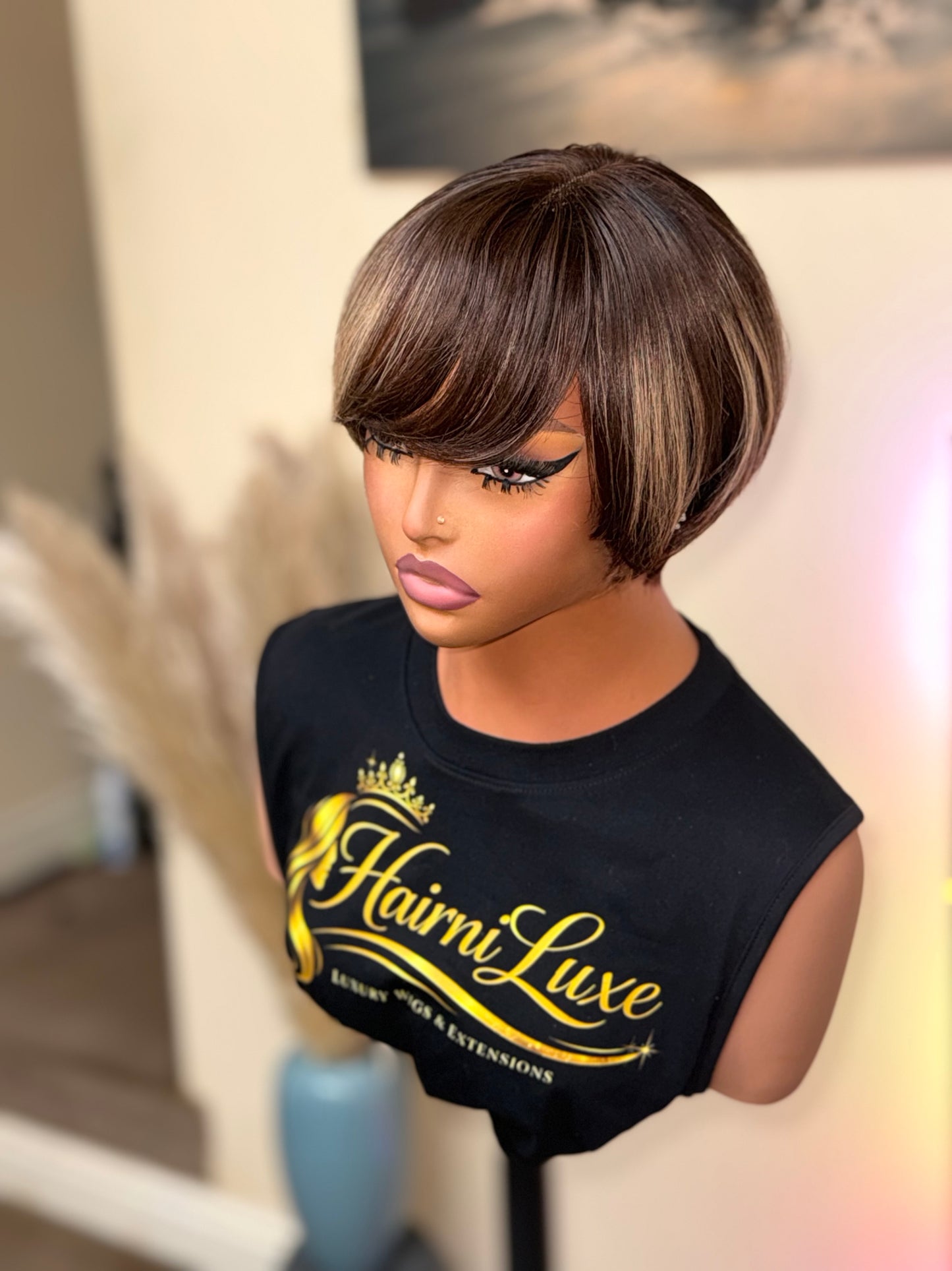 WIG NIA — Warm Honey Highlight Sleek Straight Closure Bob Wig