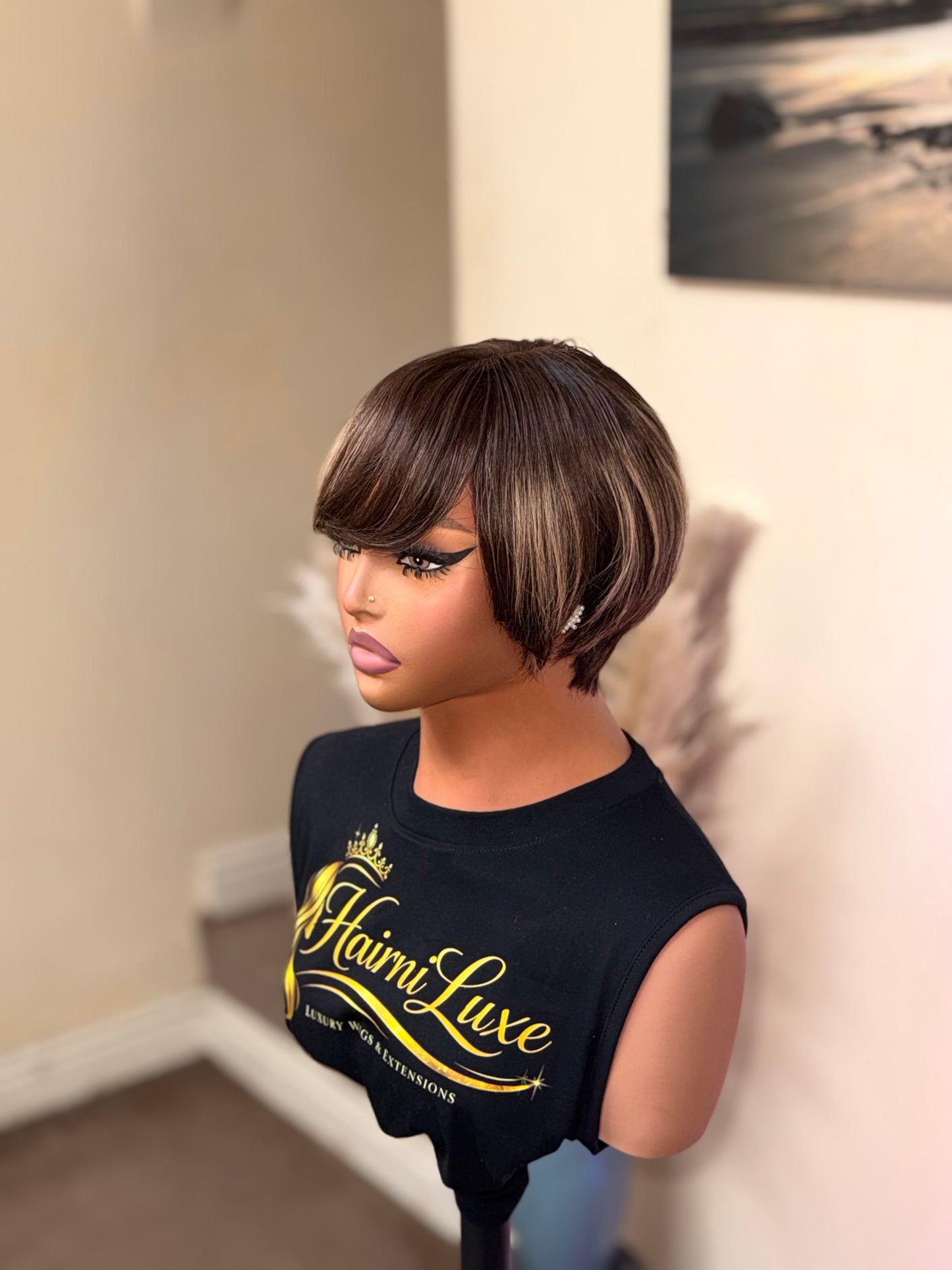 WIG NIA — Warm Honey Highlight Sleek Straight Closure Bob Wig