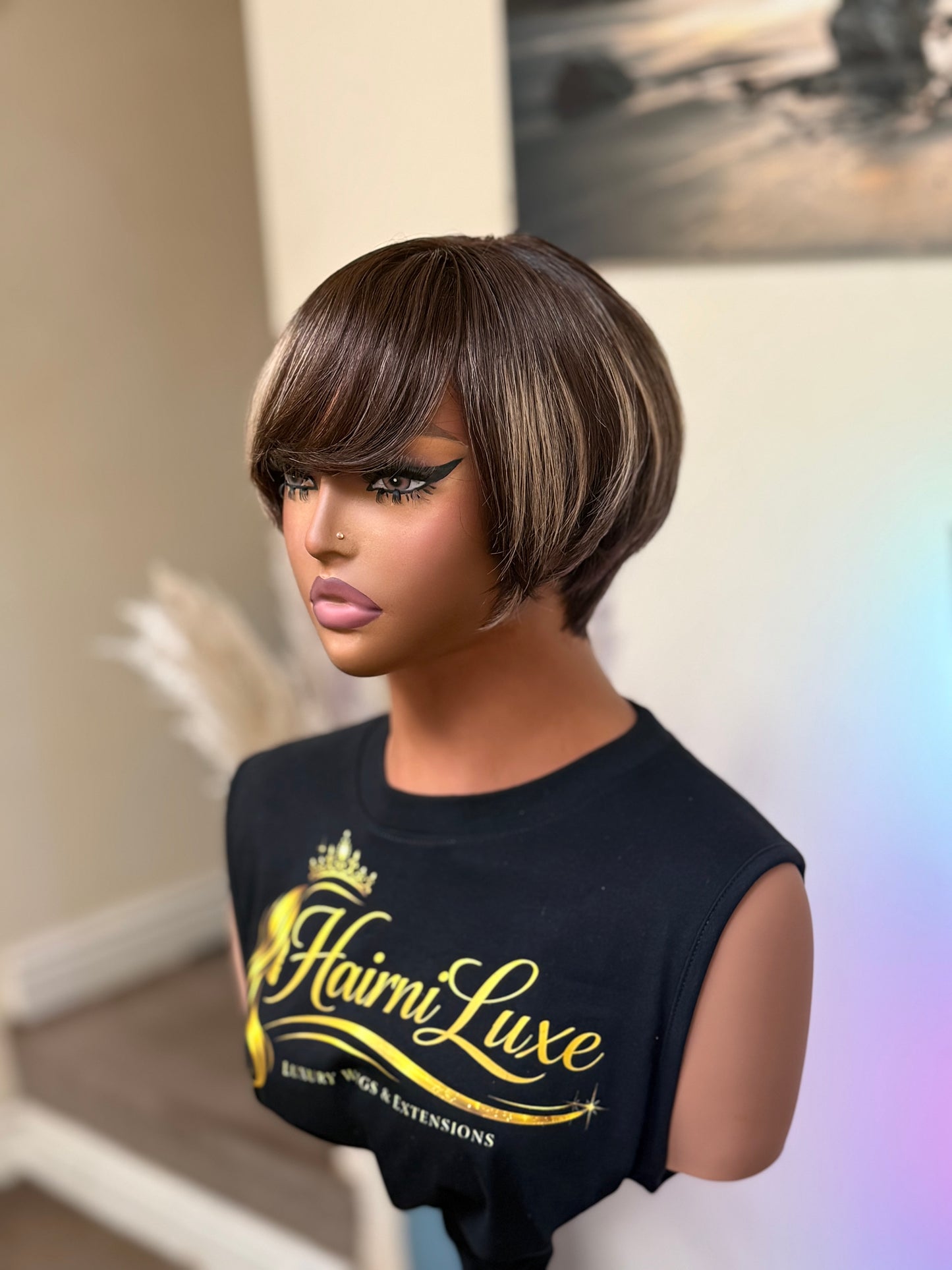 WIG NIA — Warm Honey Highlight Sleek Straight Closure Bob Wig